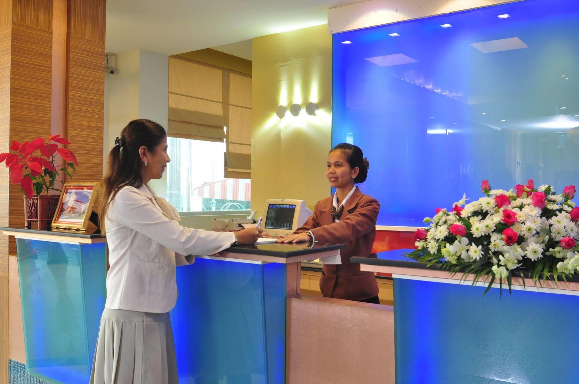Bp Grand Suite Hotel Hat Yai Esterno foto